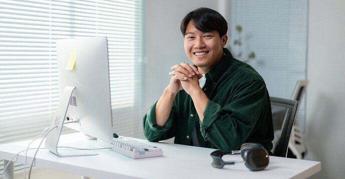 What Does a Decentralized CRM